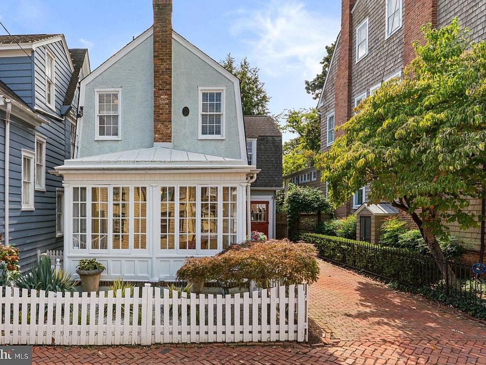 1st image of 219 King George St