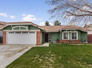 4532 Grandview Dr, Palmdale, CA 93551