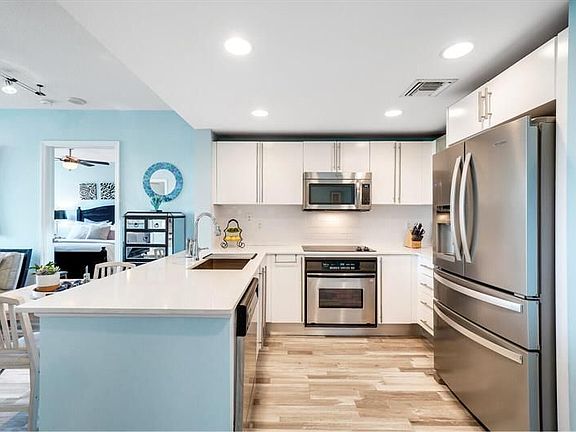 3rd image of 610 Clematis St APT 419