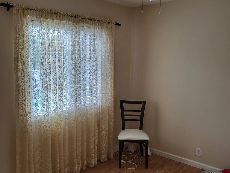 3335 Idell St — Photo 11