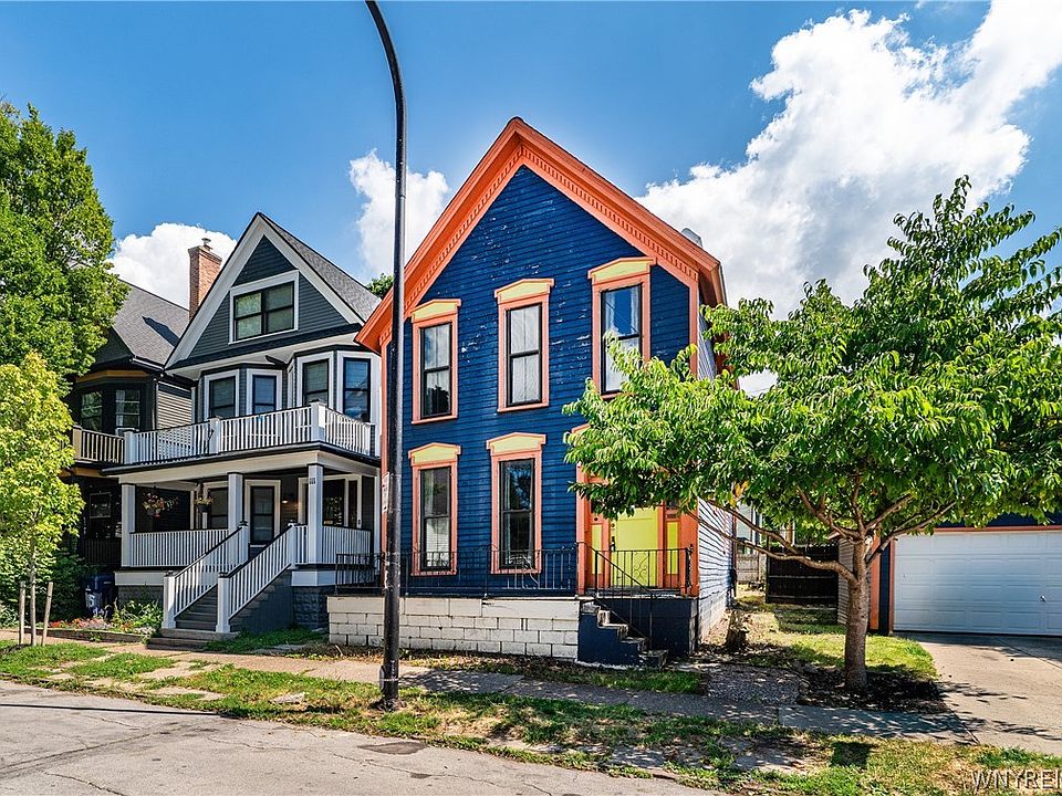 1st image of 107 College St