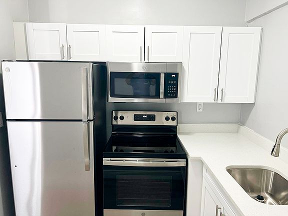 3rd image of 1300 NE 3rd St #17