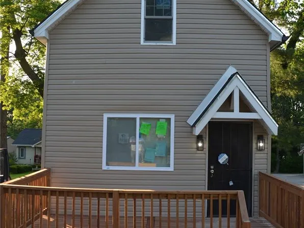 5381 Bermuda Dr, Saint Louis, MO 63121