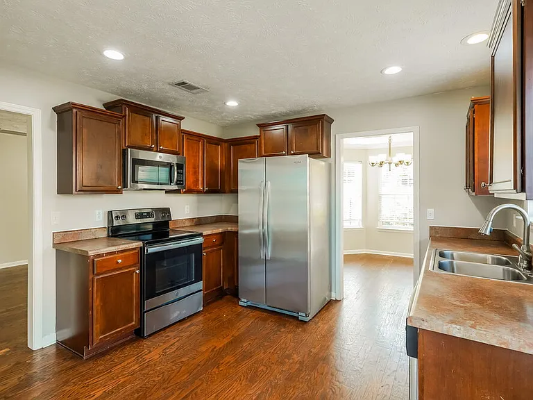 1428 Sprucedale Dr — Photo 6