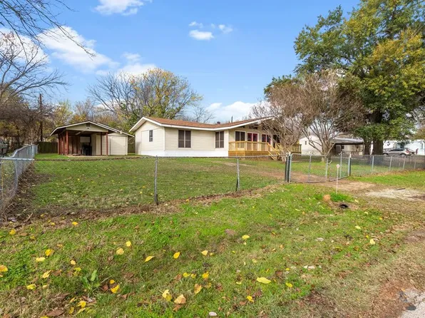 303 Maple Valley St, Mabank, TX 75156
