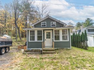 17 Pearce Ln, Ballston Lake, NY 12019