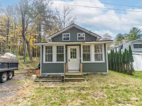 17 Pearce Lane, Ballston Lake, NY 12019