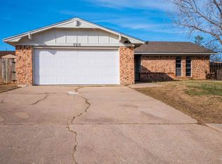 5313 NW Rotherwood Dr, Lawton, OK 73505