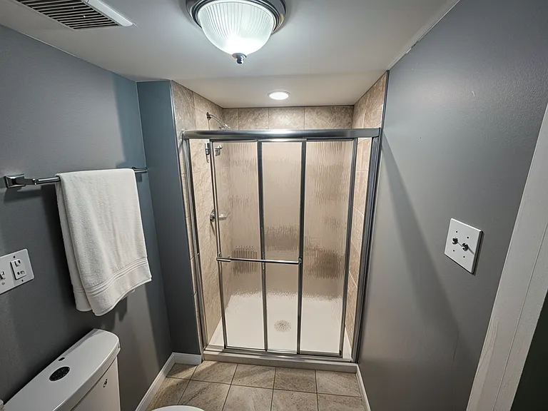 5664 Helen Ave — Photo 2