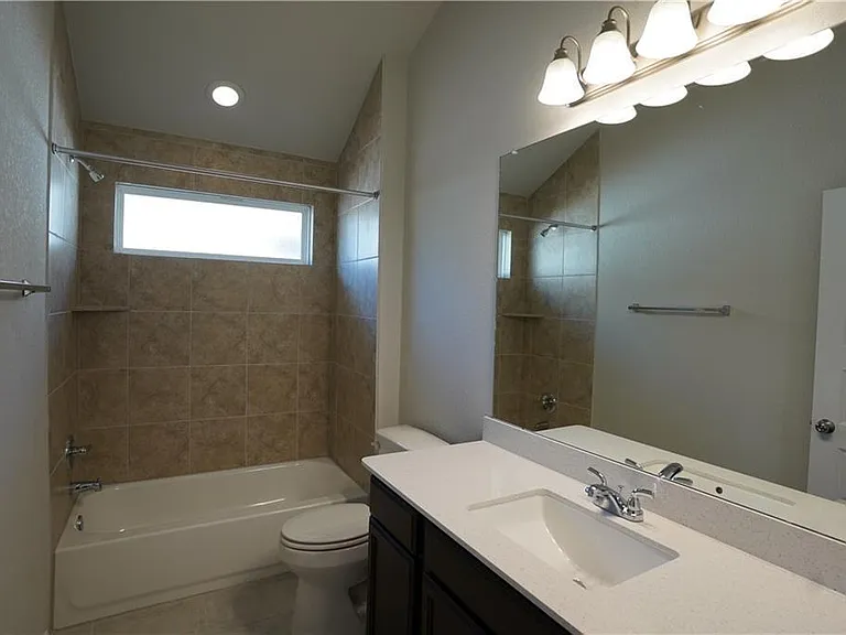 131 Trailstone Dr — Photo 16