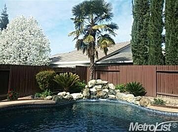 2nd image of 18 Silverhorn Ct
