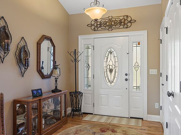 3rd image of 36 Holly Ln