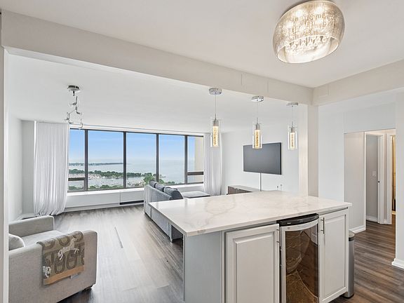 5th image of 2800 N Lake Shore Dr APT 3603
