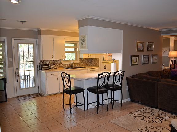 5th image of 936 Nettie St