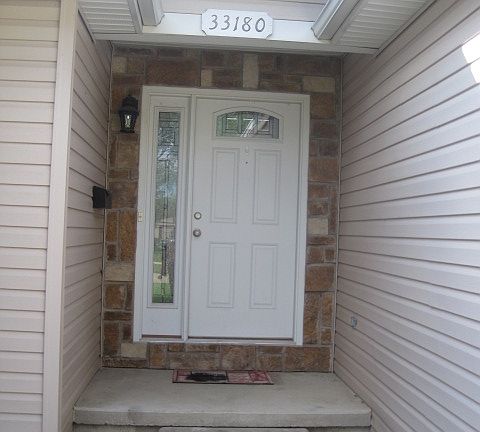 4th image of 33180 Swallow Dr