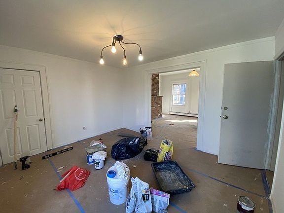 4th image of 69 Conselyea St Penthouse B