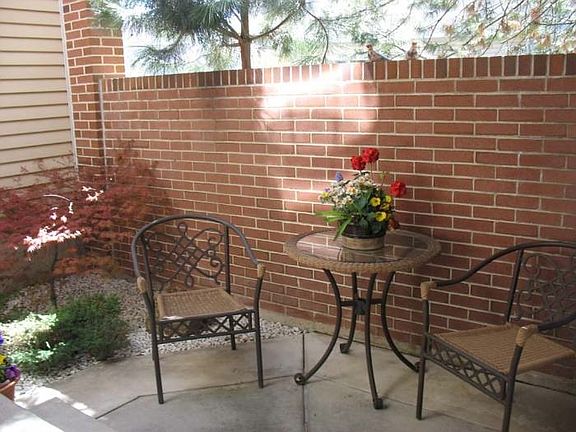 3rd image of 2542 W Central Park Cir