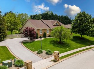 1222 Brian Ln, Hanover, PA 17331