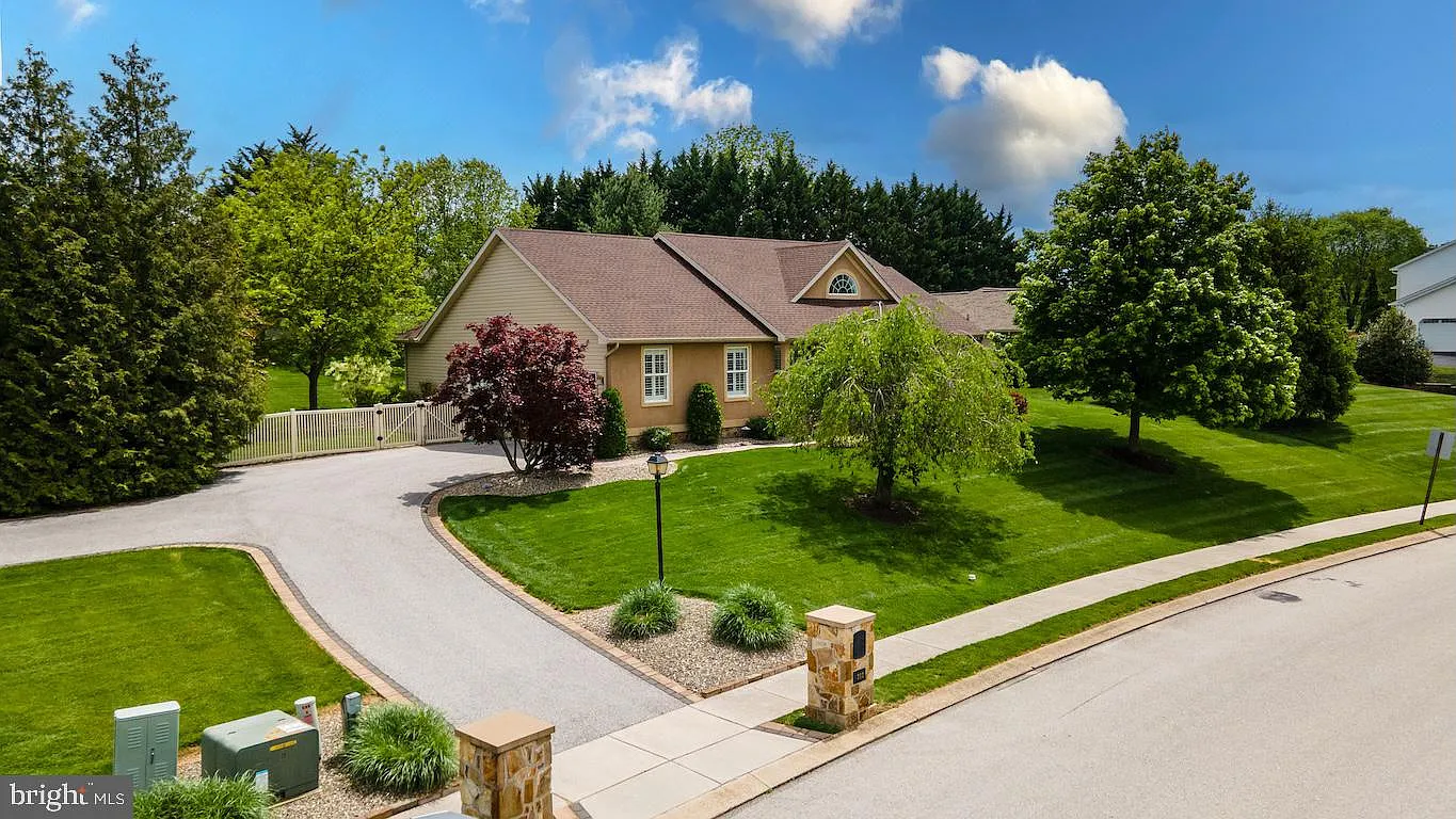 1222 Brian Ln photo 1