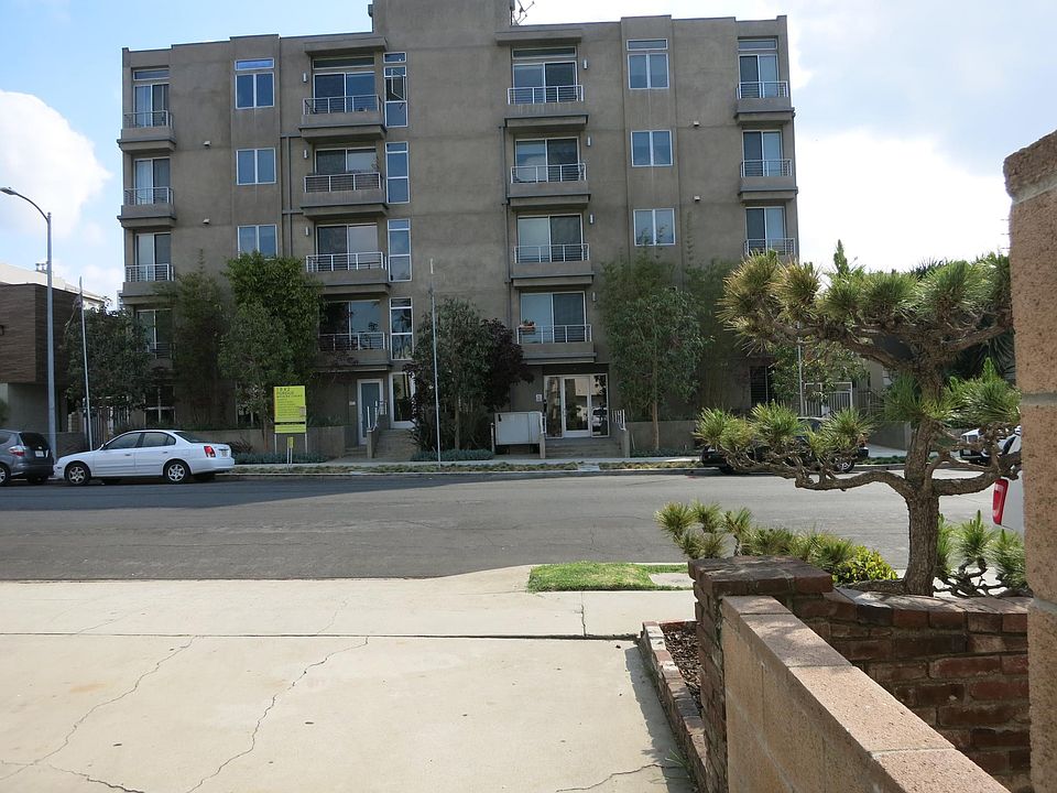 The building: 1842 Purdue Avenue