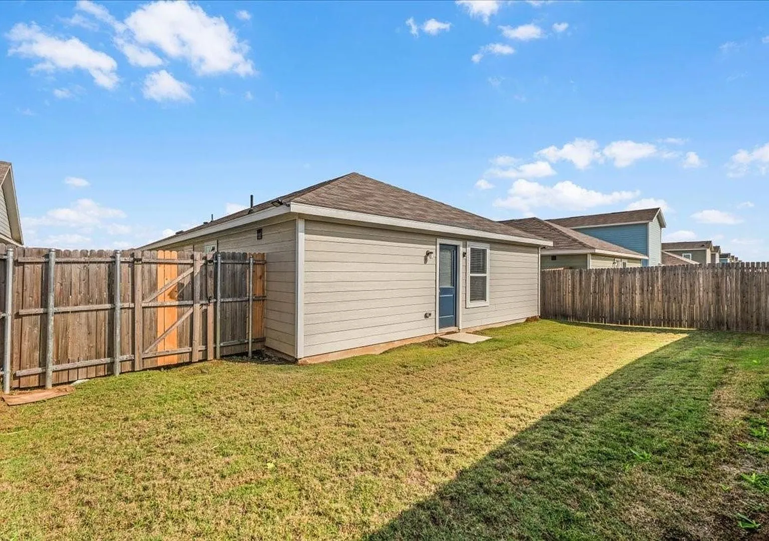 Available Now Fort Worth 76140 — Photo 4