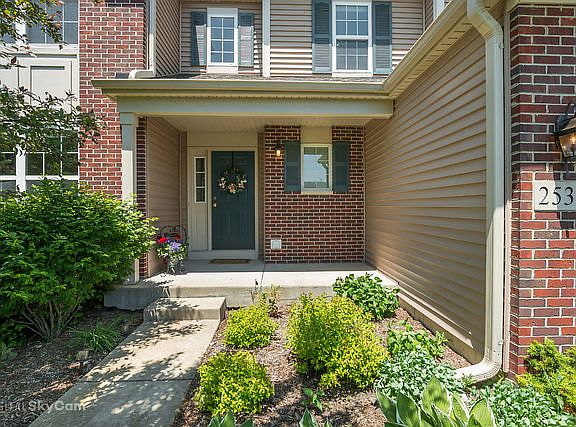 2nd image of 2537 Moutray Ln