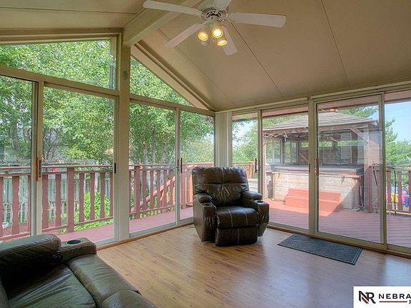 4th image of 3714 Burr Oak Dr