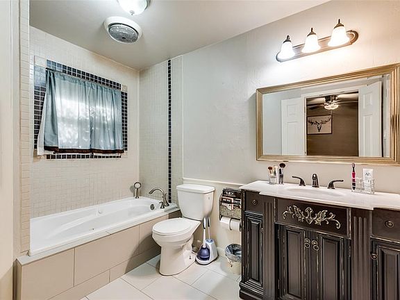 4th image of 2105 Dartmouth Ln