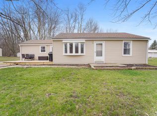 391 Ford Rd, Carleton, MI 48117