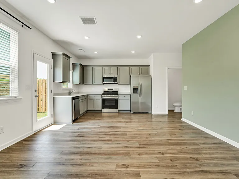 5010 Highwood Dr NE — Photo 5