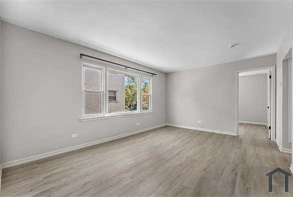 740 E North Broadway St — Photo 6