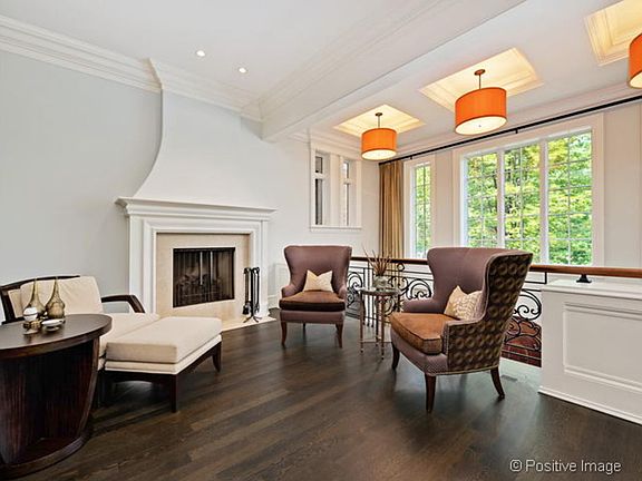 4th image of 1023 W Lill Ave