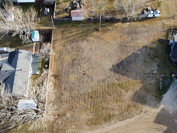 2nd image of 106 Canada Court