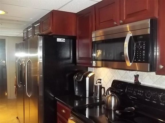 2nd image of 514 E Avenue J APT A