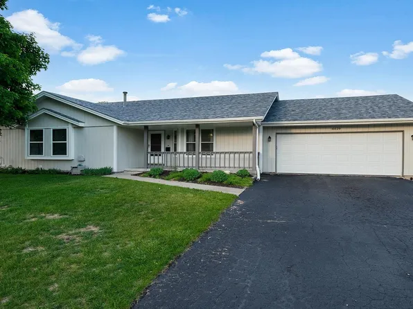 10129 Asbury Ln, Machesney Park, IL 61115