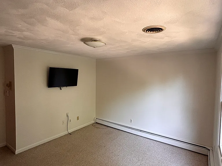 15 Packard Ave #104 — Photo 8