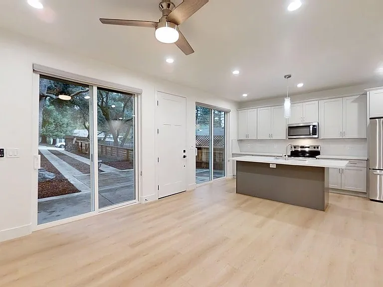 8404 Ascolano Ave — Photo 18