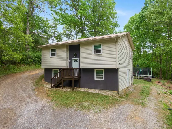 189 Pine Hollow Rd, Christiansburg, VA 24073