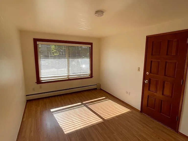 1304 E Harrison St — Photo 9