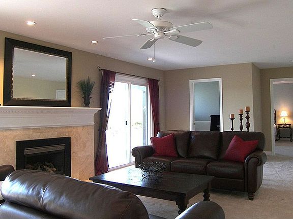 Downstairs Large Family Room