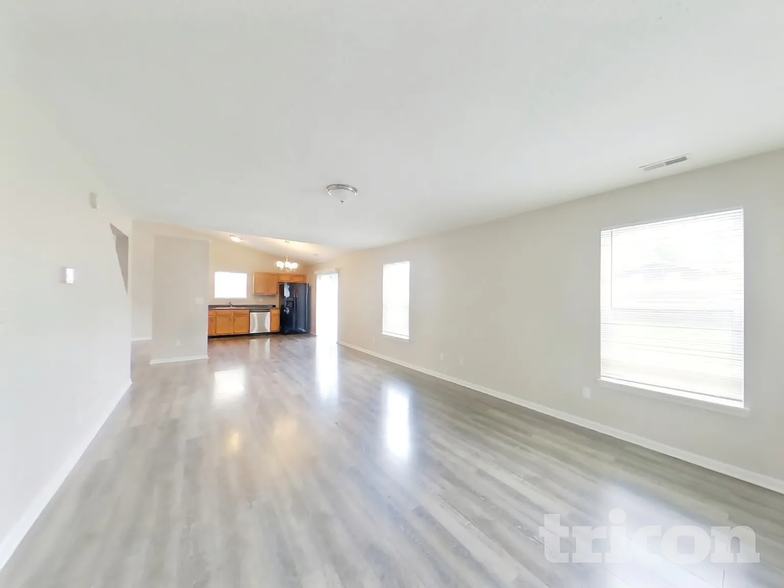 5025 Lincoln Road Indianapolis IN — Photo 4