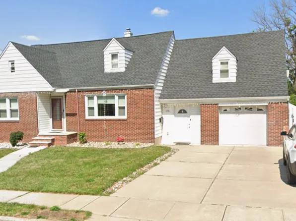 110 Pennsylvania Ave, Hopelawn, NJ 08861