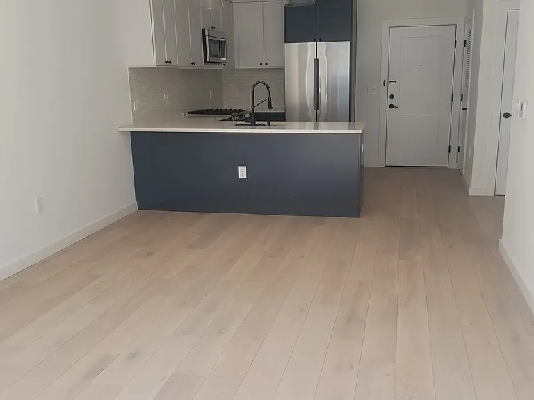425 3rd St #205 — Photo 1