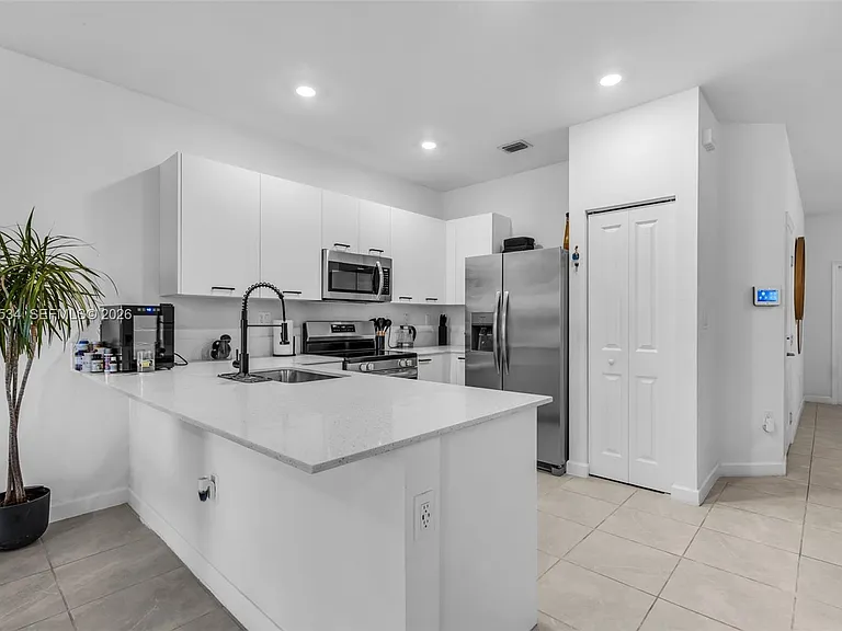 12586 NW 22nd Pl #12586 — Photo 7
