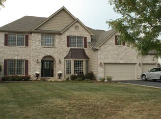 710 Goldenrod Dr, Algonquin, IL 60102