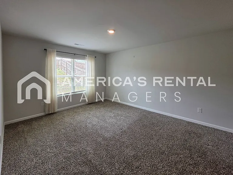 1508 Heritage Cir SE — Photo 29