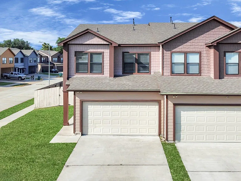 4327 Oak Ridge Dr #A — Photo 1