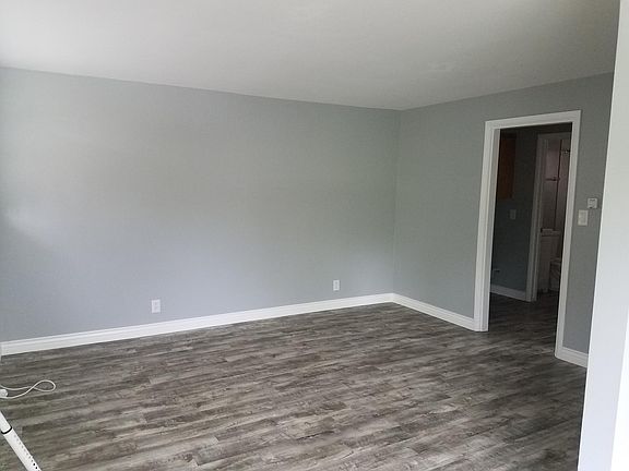 5th image of 140 E Utopia Ave