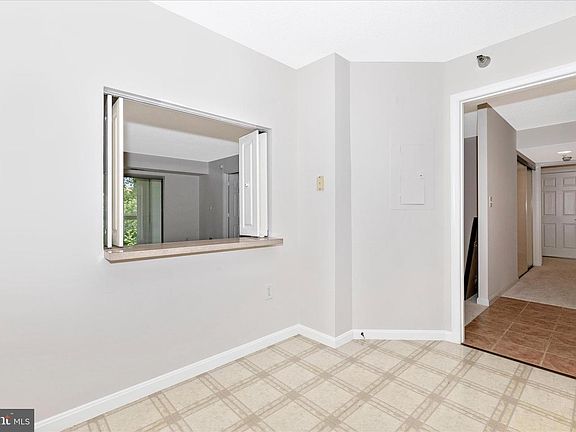 5th image of 14809 Pennfield Cir APT 309