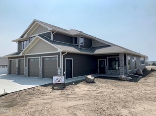 1027 Cornerstone Ln, Bismarck, ND 58503